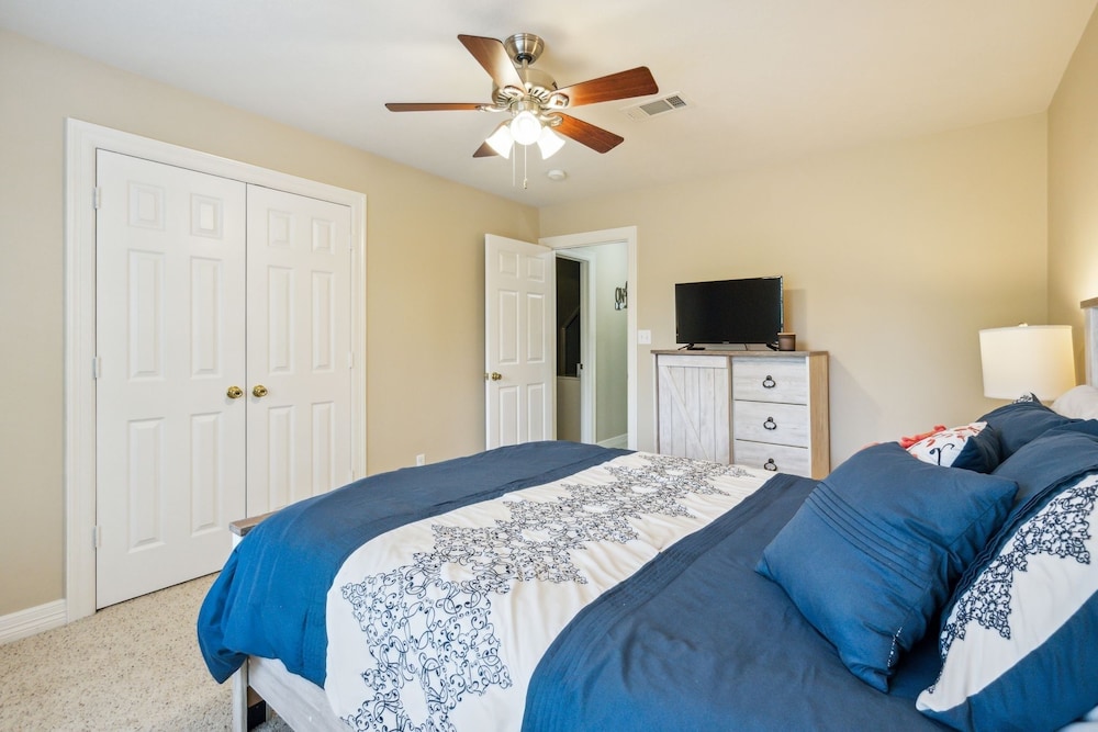 Wooded Lake Retreat 3 Bedroom Home