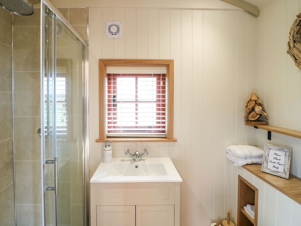 Bonnie's Shepherds Hut at Shepherds Lodge