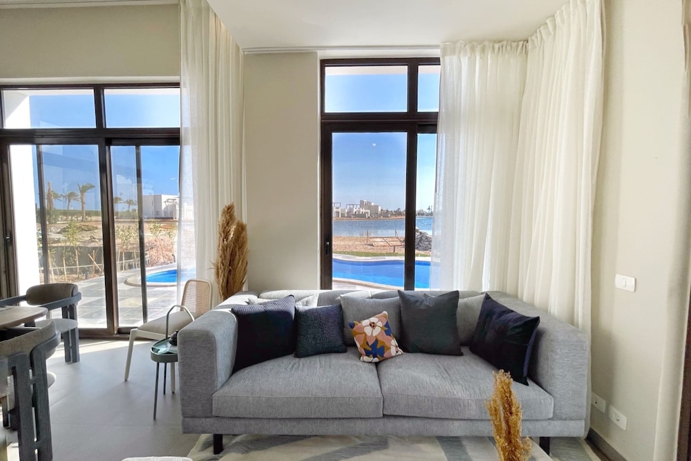 Xuru Stays I Haute & Hand-picked 4bdr Villa Private Pool
