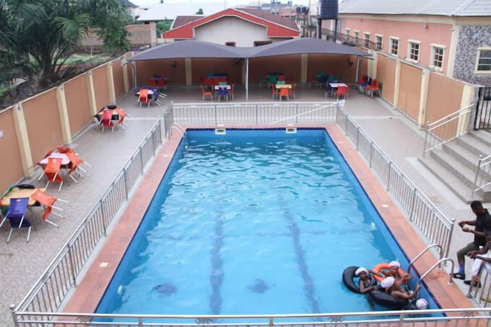 Hotel Seventeen