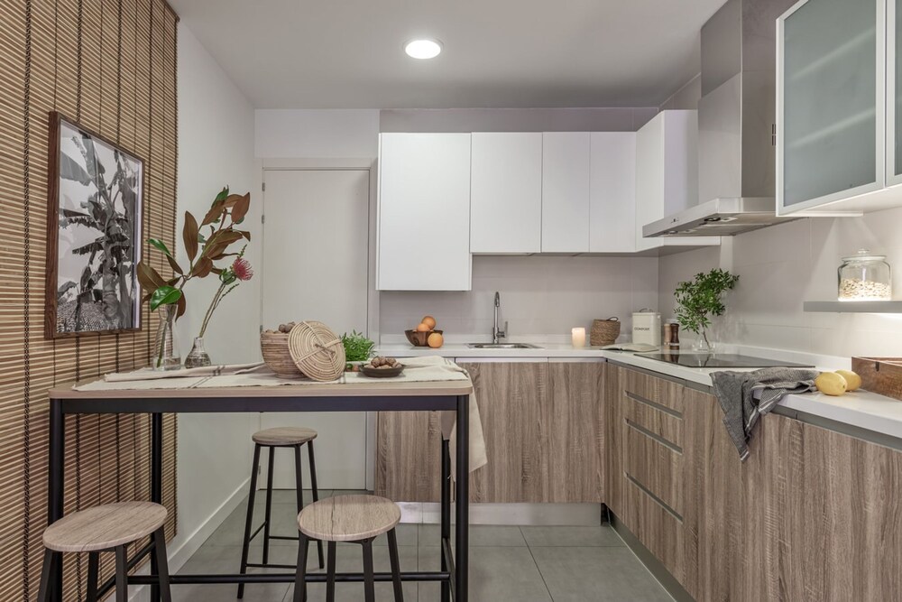 Yangambi - 2 Bedrooms and Office in Lista