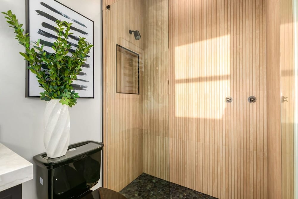 Stonewood Luxe Estate 5 Showers Heated Pool GYM