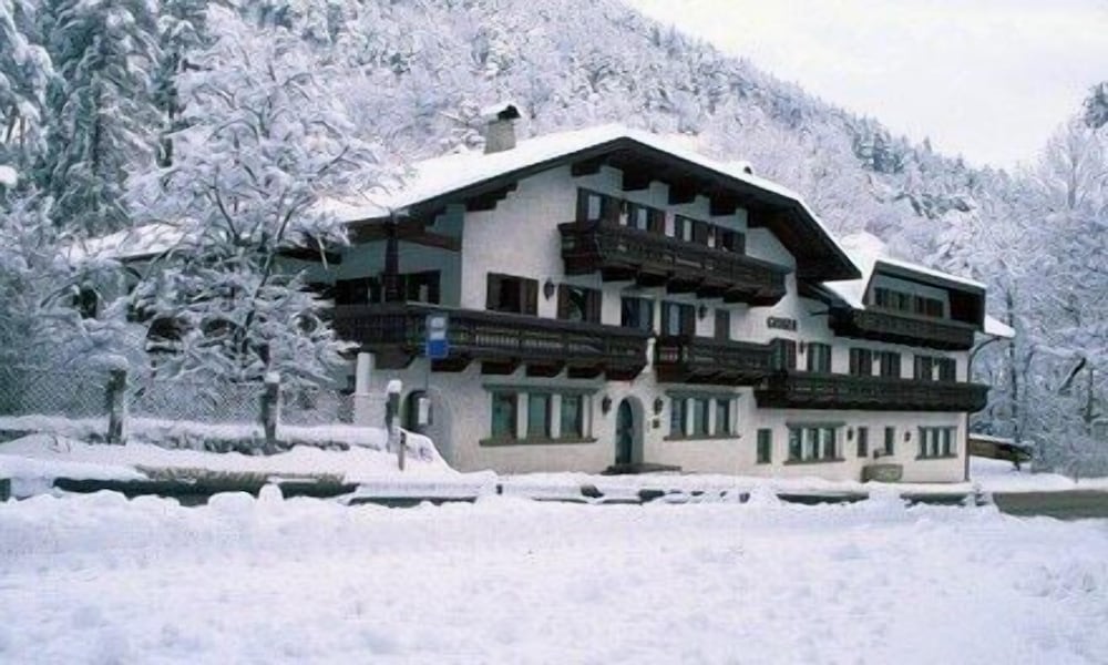 Hotel & Camping Gisser