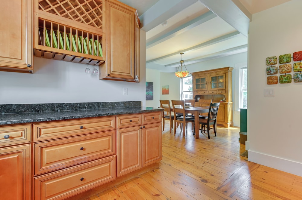 7 Mi to Cranmore Ski Resort! Family Escape w/ Yard