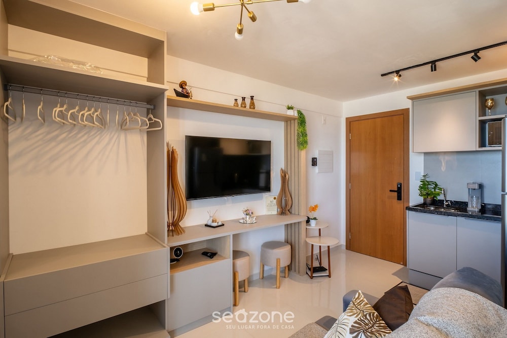 Stay Just Steps From Itapua Beach, With Pool and gym - RGF