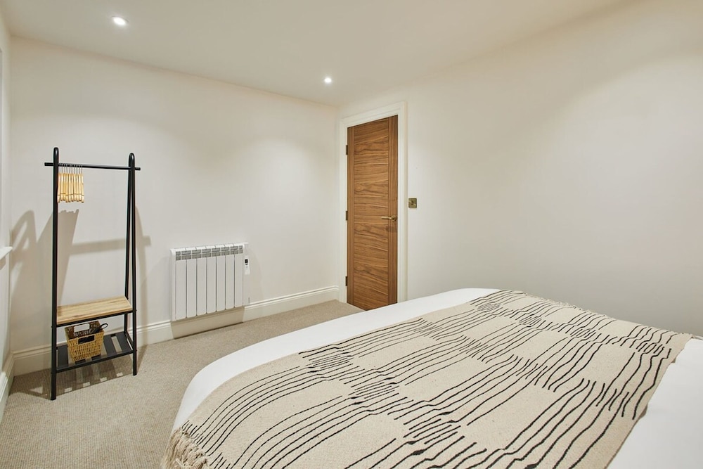 Host Stay Driftwood Apartment
