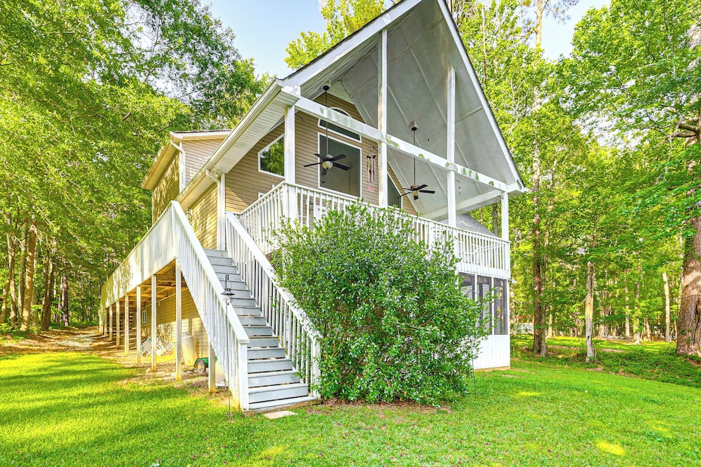 Remote Escape: Lake Home w/ Dock in Sparta!