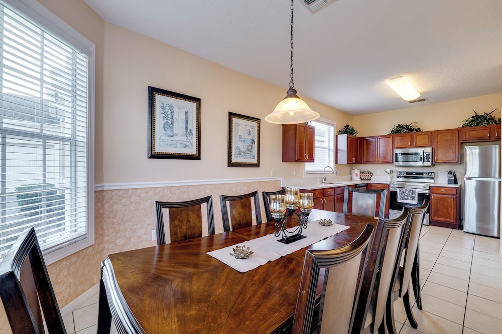 Lake Access & Lanai: Haines City Family Home!
