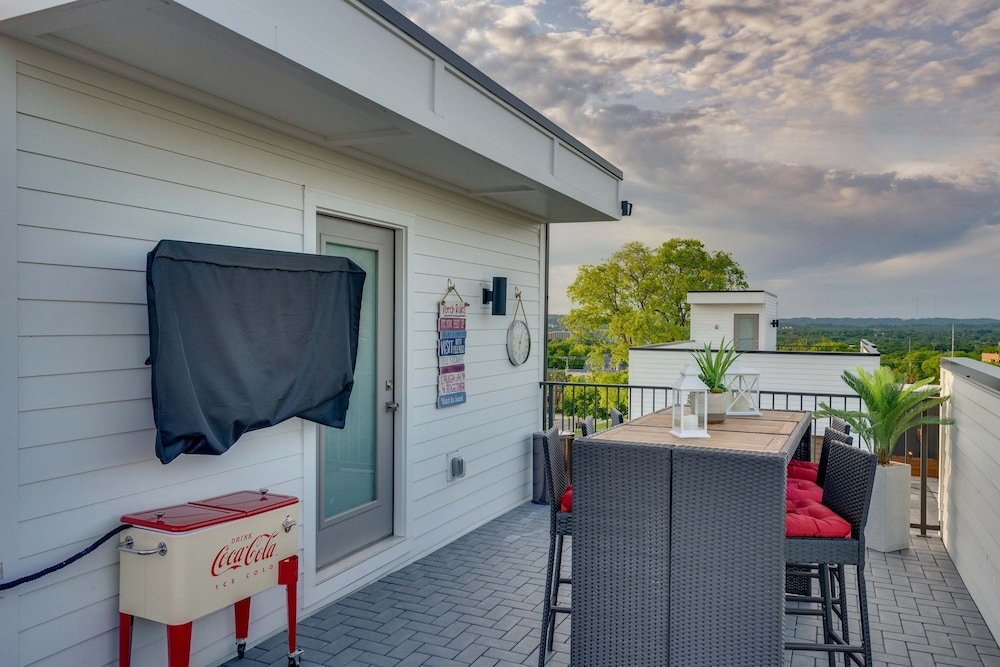 Ultimate Rooftop Double Games BBQ Skyline Views