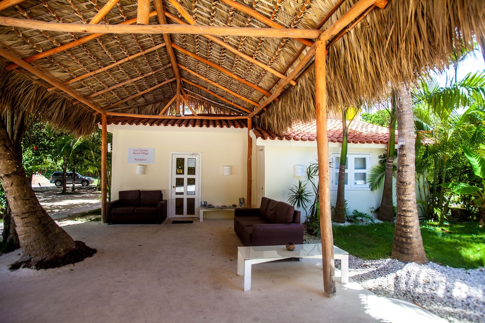 Los Corales Beach Village