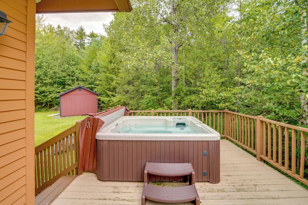 Game Room, Hot Tub! Year-round Dover Retreat