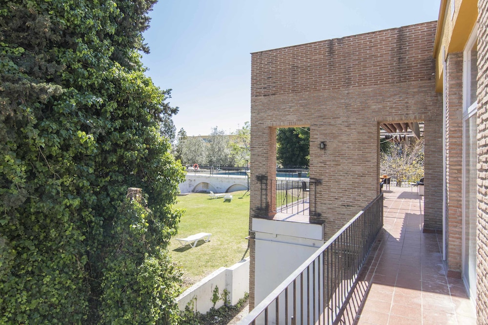 Marbella Inturjoven Youth Hostel view 4