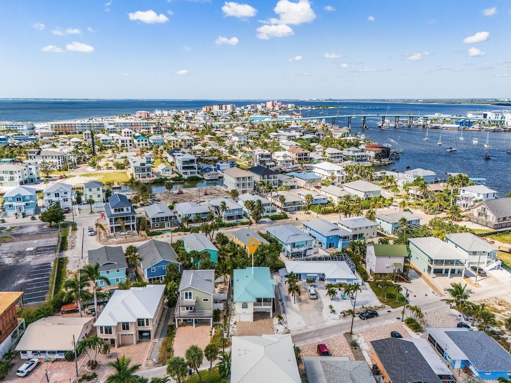 241 Miramar Waves: 3br W/ Heated Pool 3 Bedroom Home