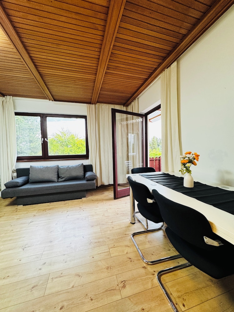 Spacious Budget Home Garden Stay