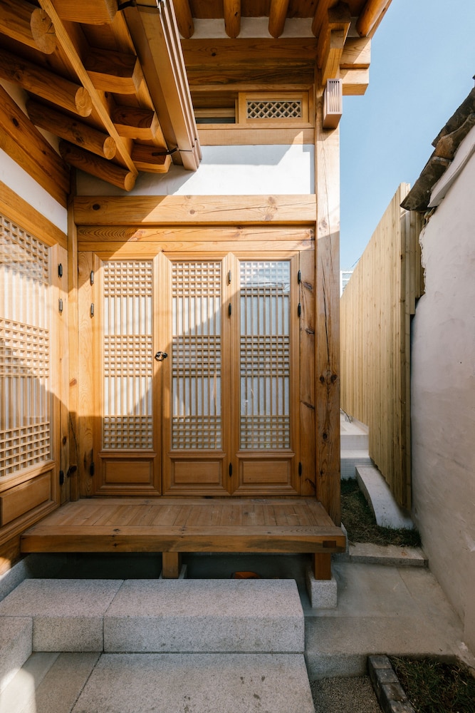 Adamhanok
