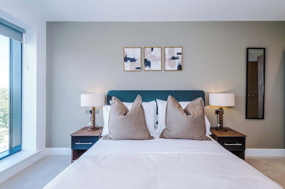 Premium City Penthouse Ideal For Business