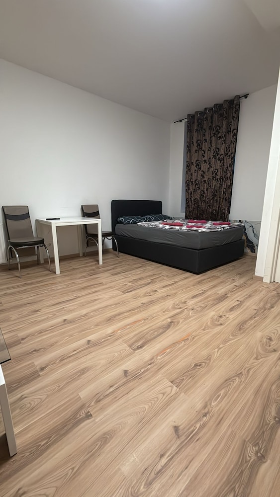 Cozy 1BR Apt with Lounge Central Vienna