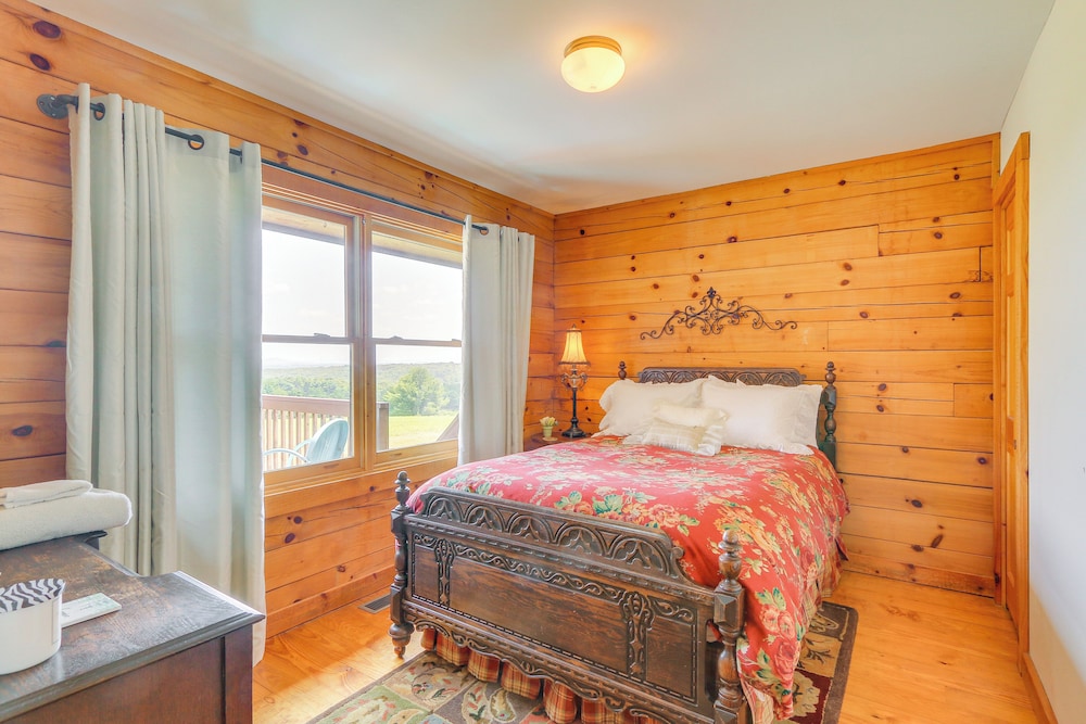 Stunning Gore Vacation Rental on 10 Acres of Land! view 2