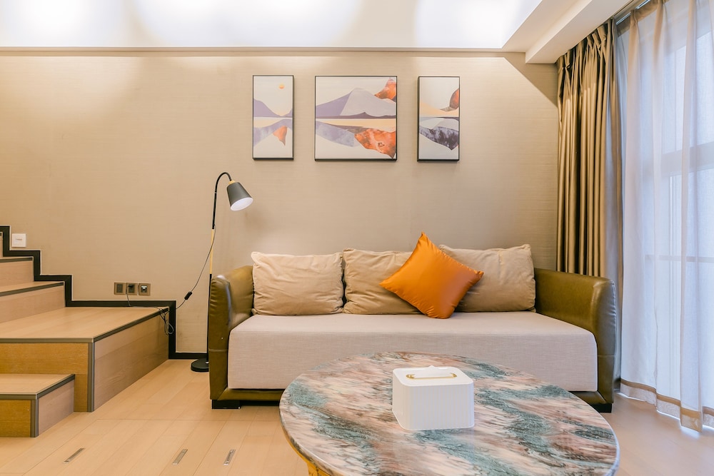 Xizhengjia Apartment Hotel (Guangzhou Financial City Keyun Road subway station store)