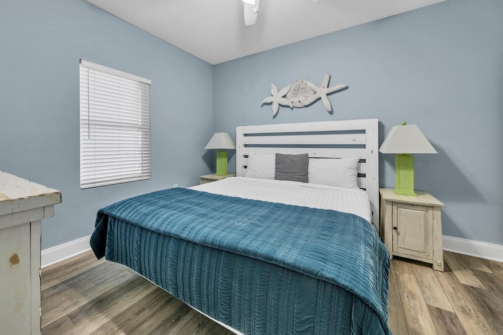 Laketown Wharf 1523