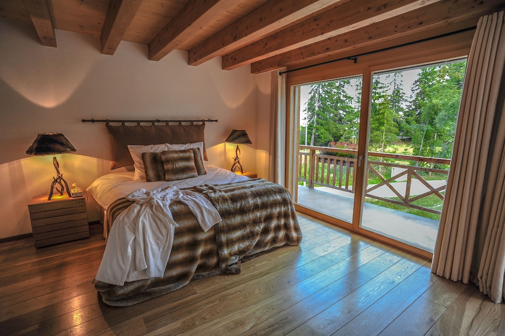 Crans Luxury Lodges view 4