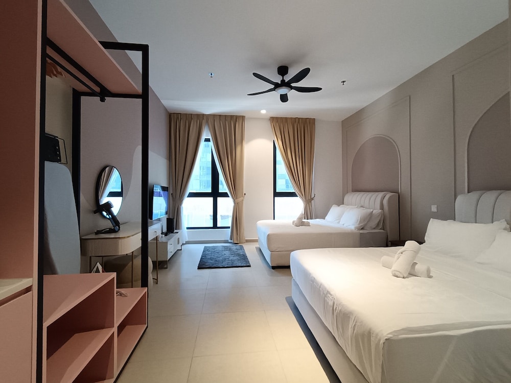 The Paxtonz by Manhattan Group