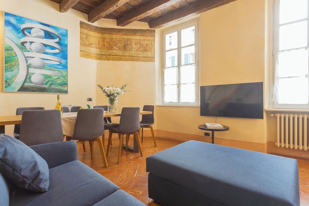 Antiche Mura by Rent all Como