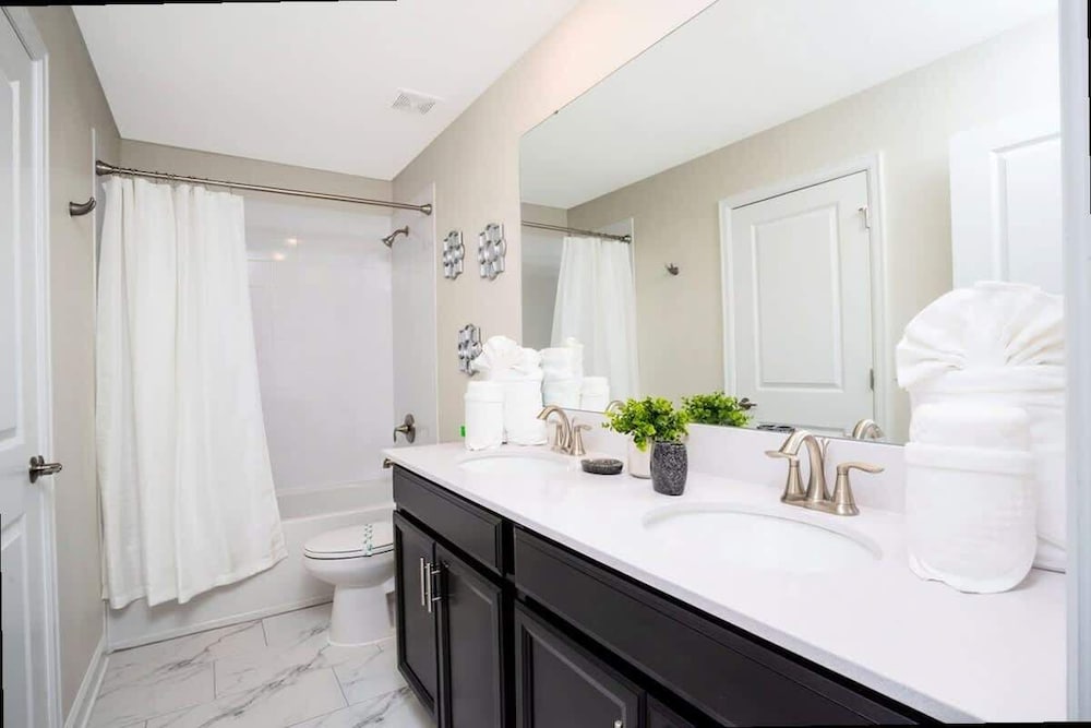 Spacious 7BR w Pool Spa Game Room Near Disney