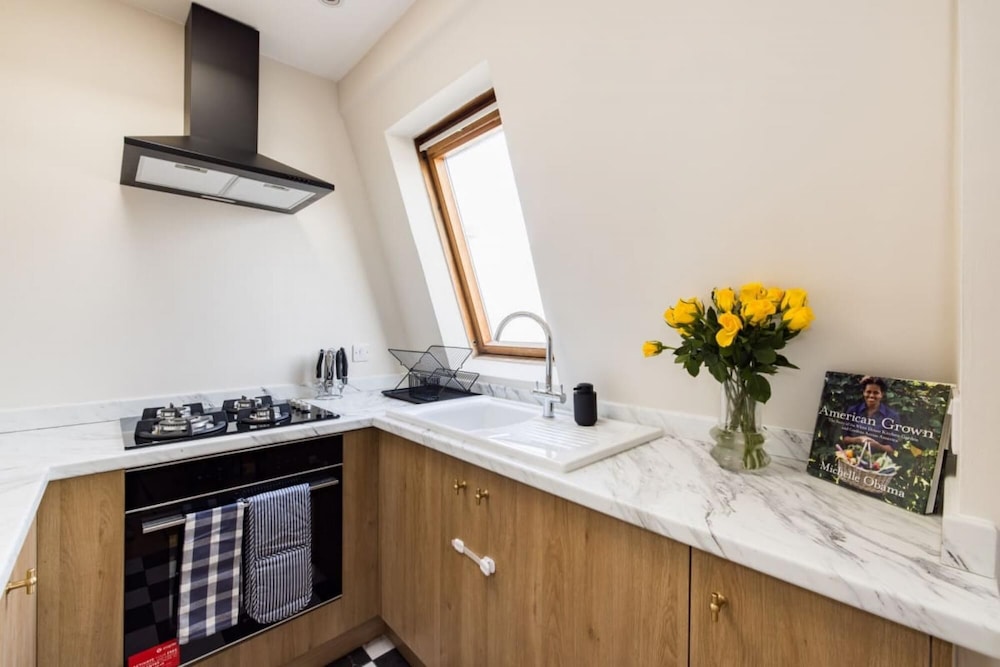 The London Crib - Relaxing 1bdr Flat With Terrace