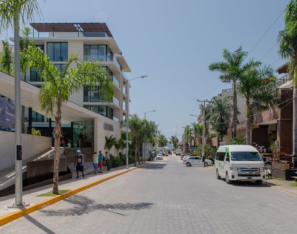 Palmar del Sol Condominium by ChezPlaya