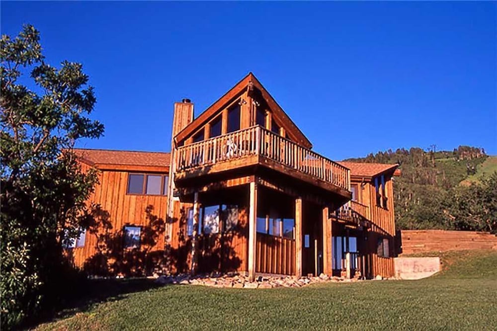 Ski Trail Lodge II