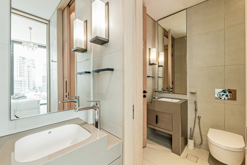 Luxury at JBR Jumeirah Gate Tower 1
