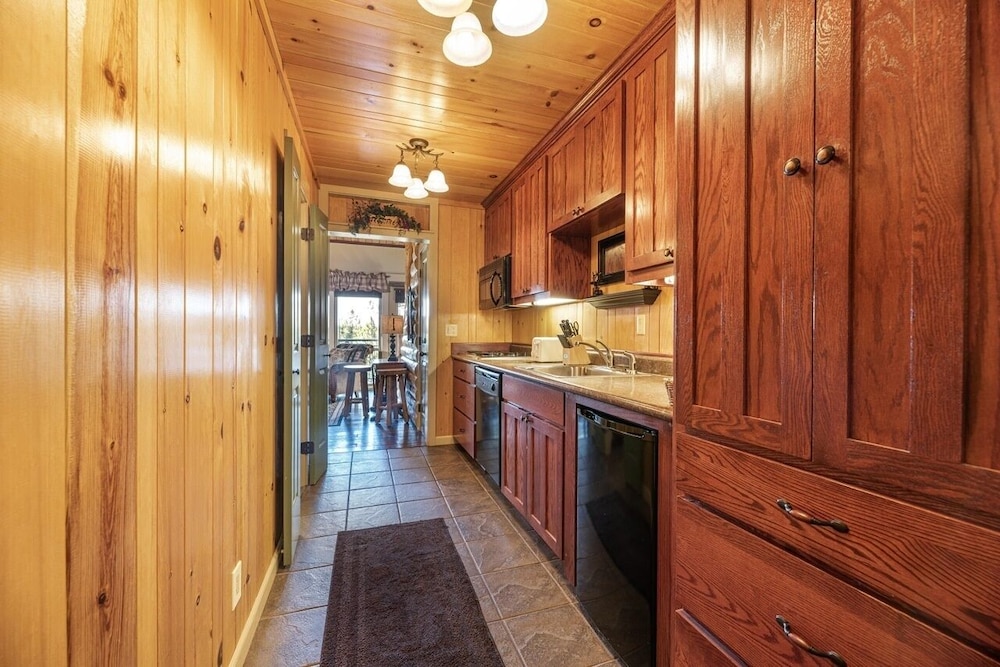 Seventh Mountain 1031 2 Bedroom Condo by RedAwning view 2