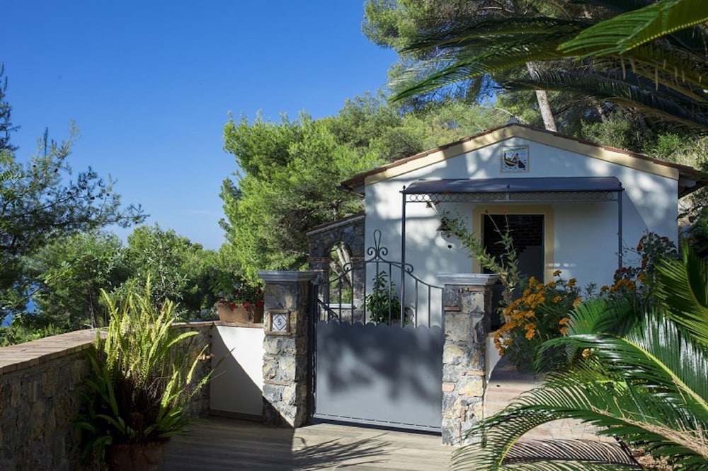 Hotel Villa delle Meraviglie - Image 1