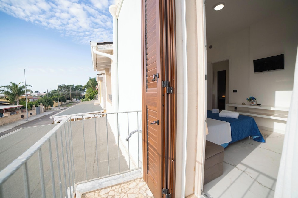 Quadri Pino Near The Sea 6