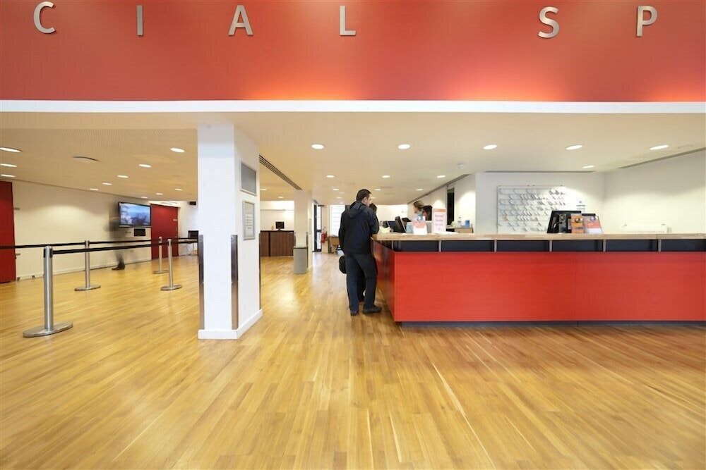 Imperial College London, Prince's Gardens - Hostel