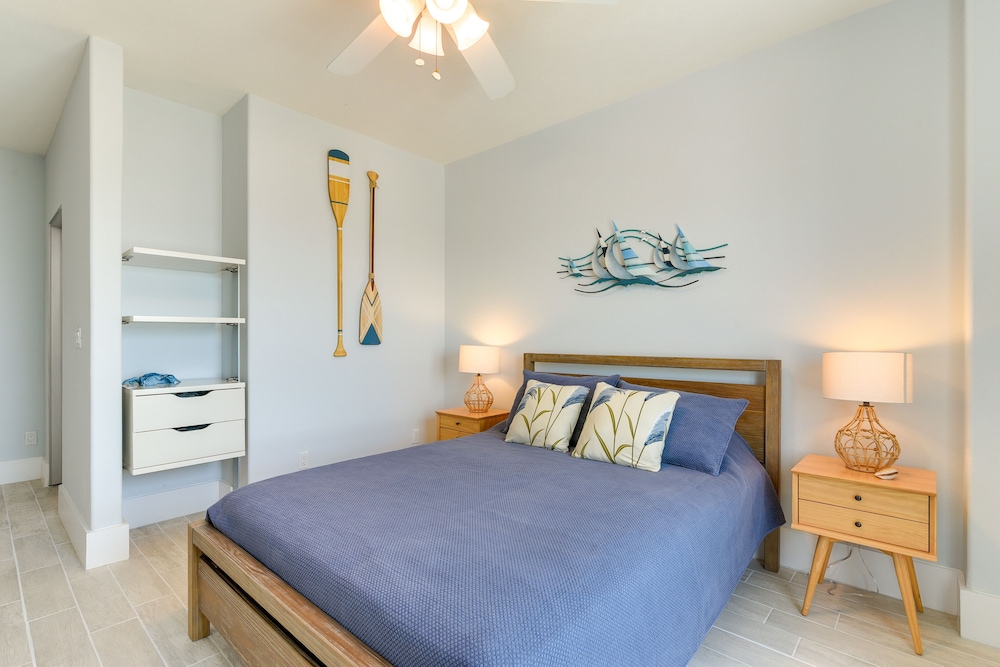 Oceanfront Galveston Condo in Amazing Location!