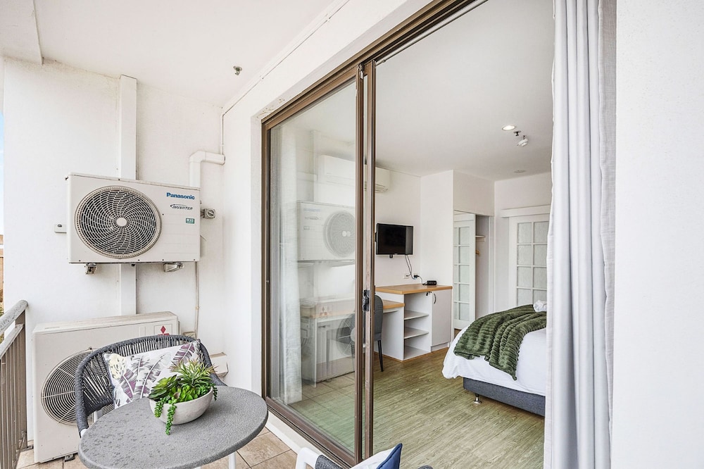 Newly Renovated 1bdr in the CBD