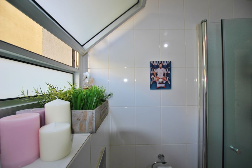 Designer Apt Great Location Hilton beach