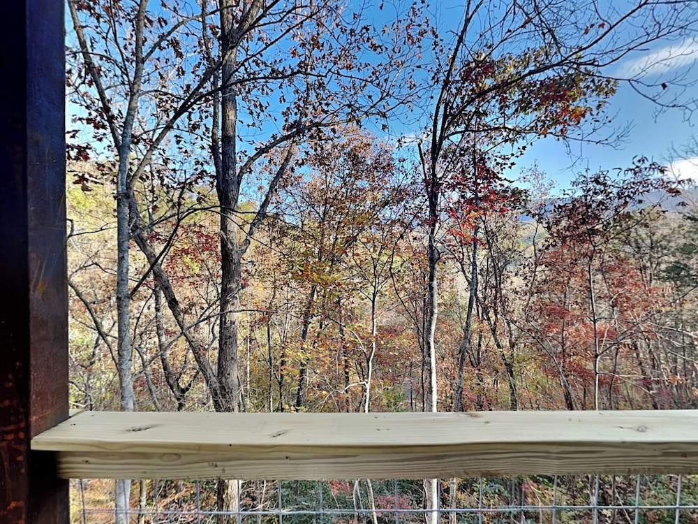 Alexander's Lookout by Jackson Mountain Rentals