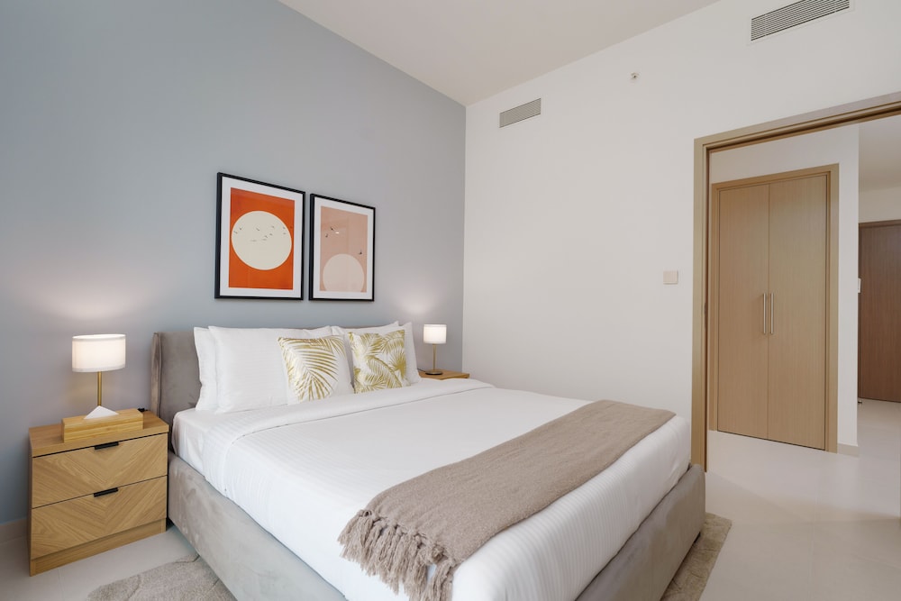 Maison Privee - Modern Chic Apt w/ Unobstructed Burj Khalifa Views photo 5