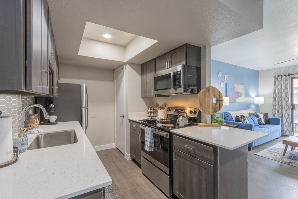 Stay in Paradise Valley! Park, Walk &amp; Shop &amp; Golf-C257 view 4