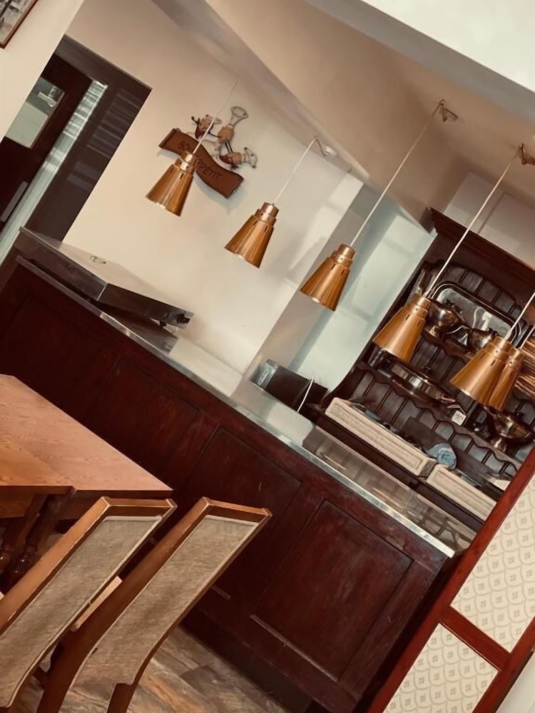 Ramsgate Vacations - White Stag Lodge - Property Image 1