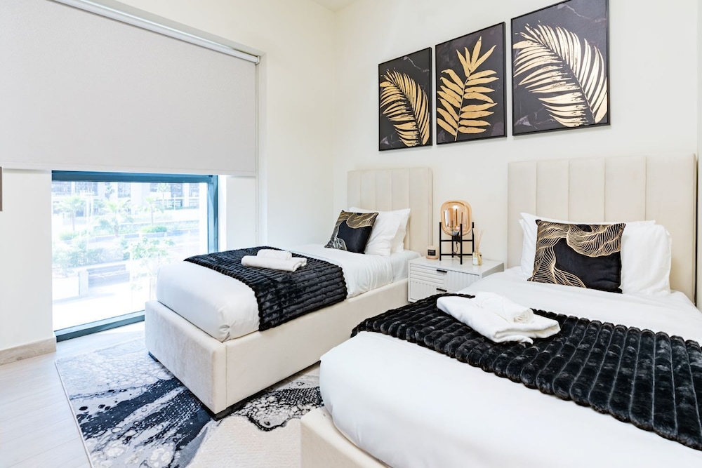 Nasma Luxury Stays - Azizi Riviera 44