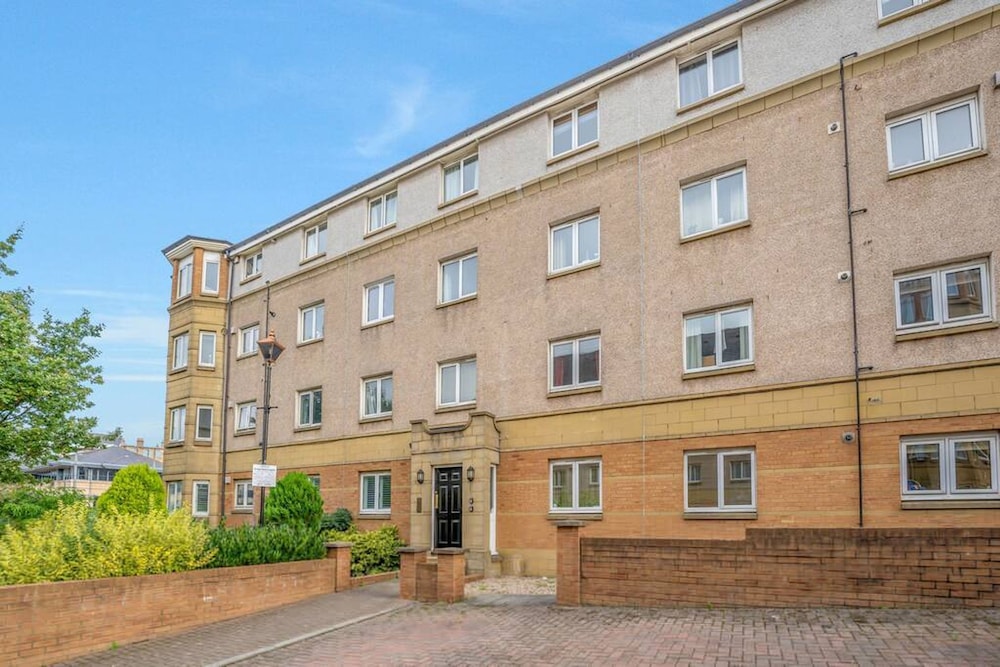 Luxury 2bed 2bath-ground Floor-free Parking