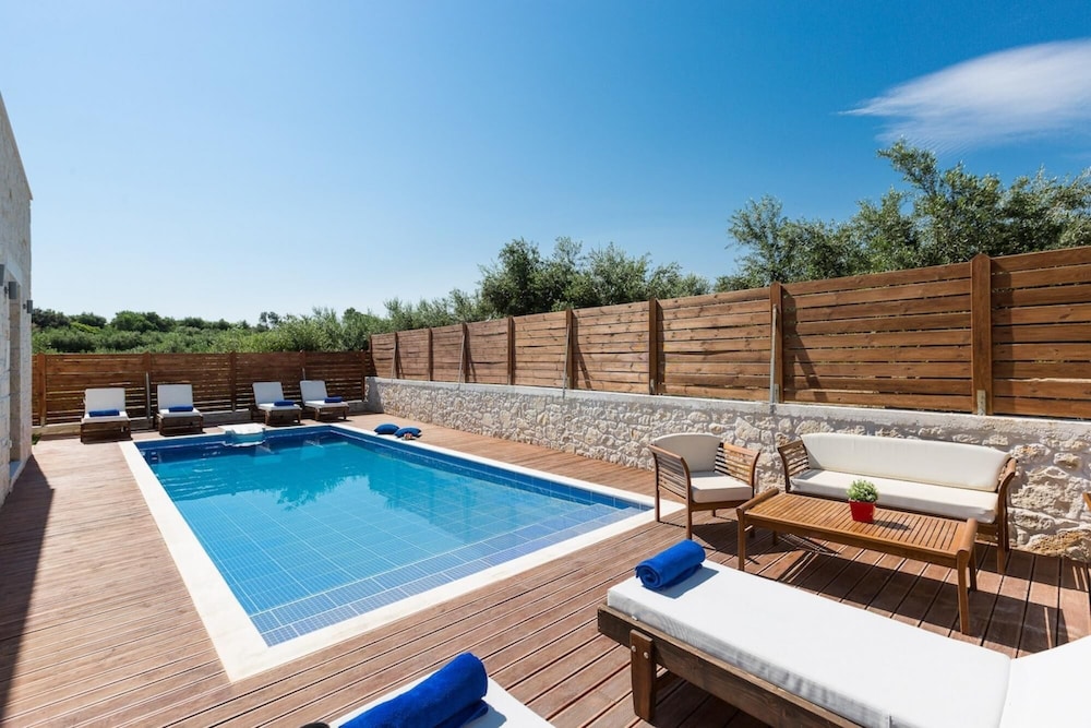 Villa Vera - With Private Pool Jacuzzi en Rethymno — recepcion & lobby