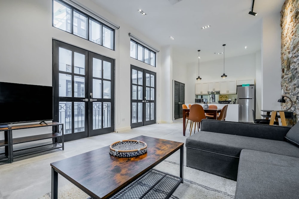 w Contemporary 1BR in Plaza Catedral