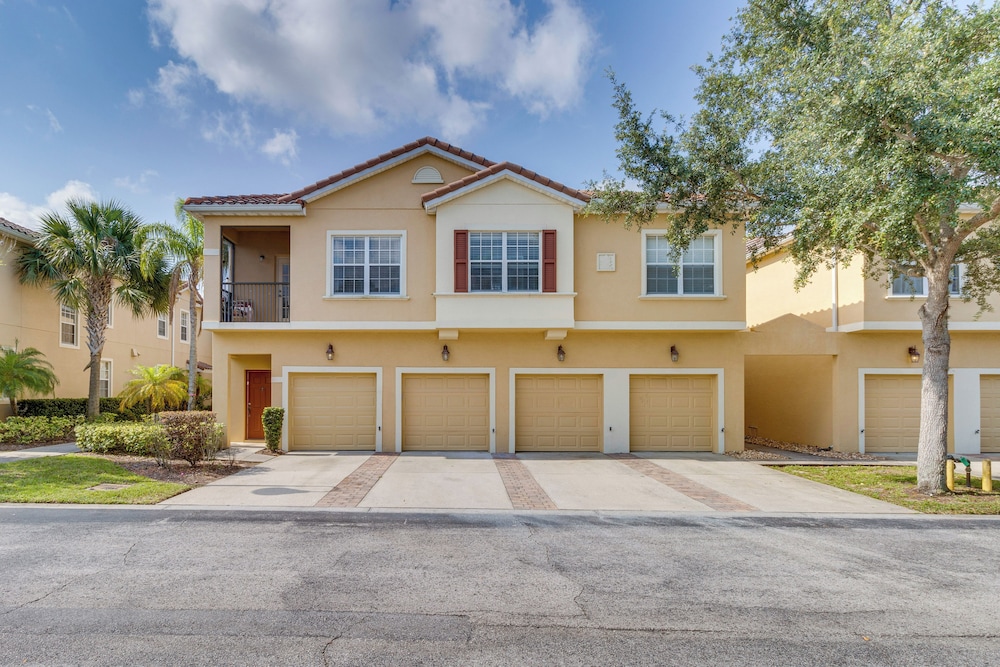 Kissimmee Retreat w/ Pool Access < 4 Mi to Disney!