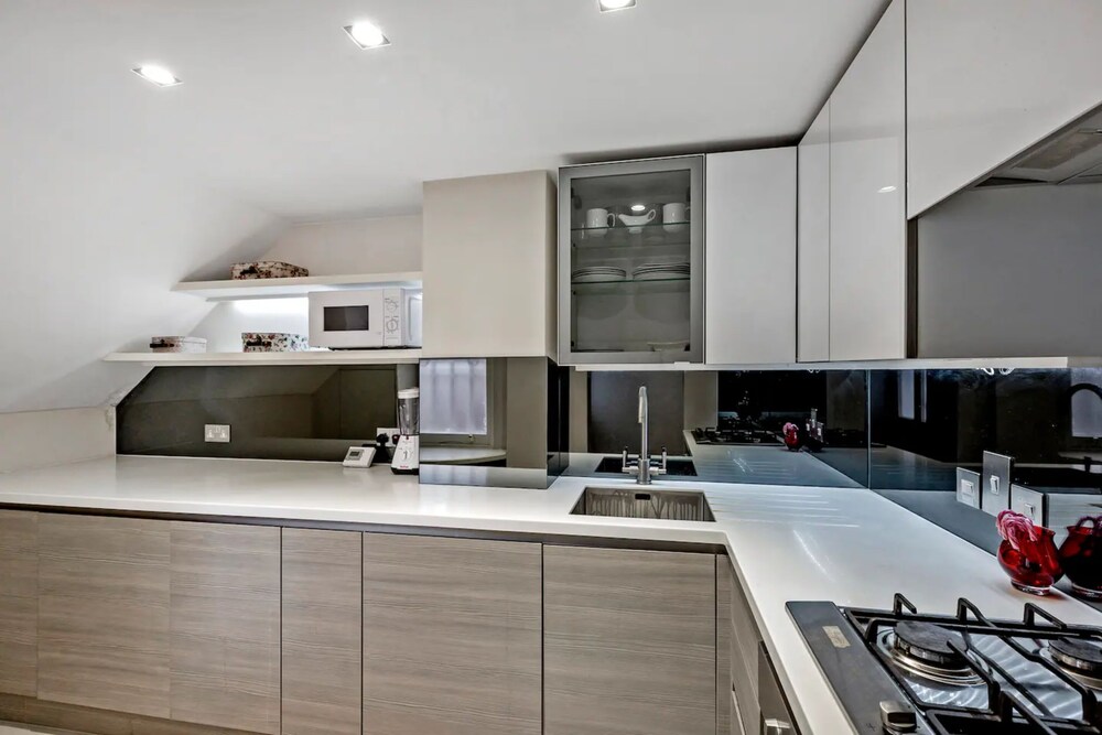 Fantastically Located 1BD Flat, Knightsbridge