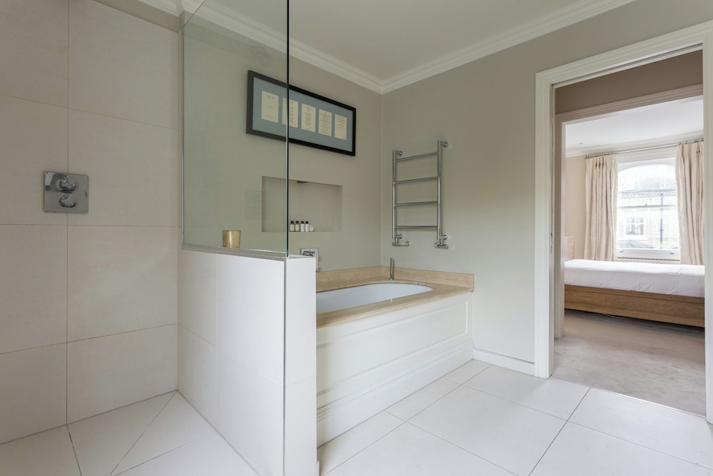 Rigault Road by Onefinestay